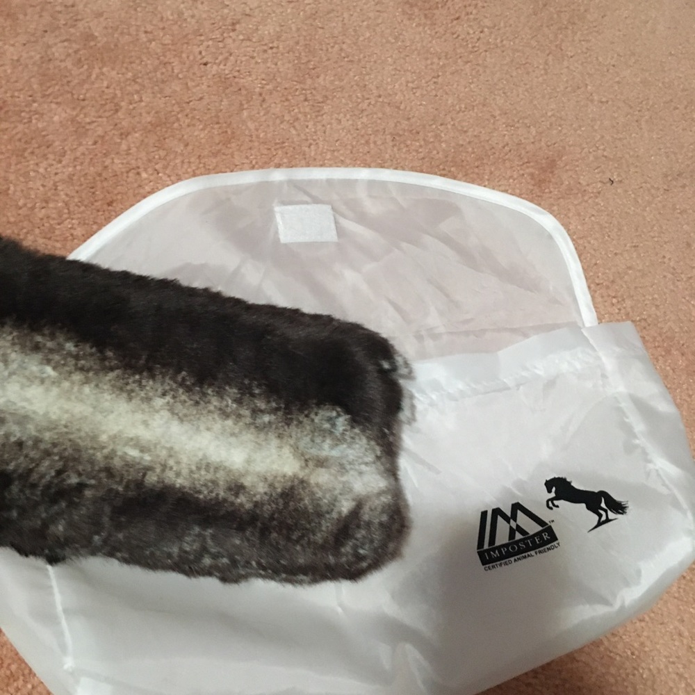 Animal friendly faux fur color\scarf - Picture 12 of 16